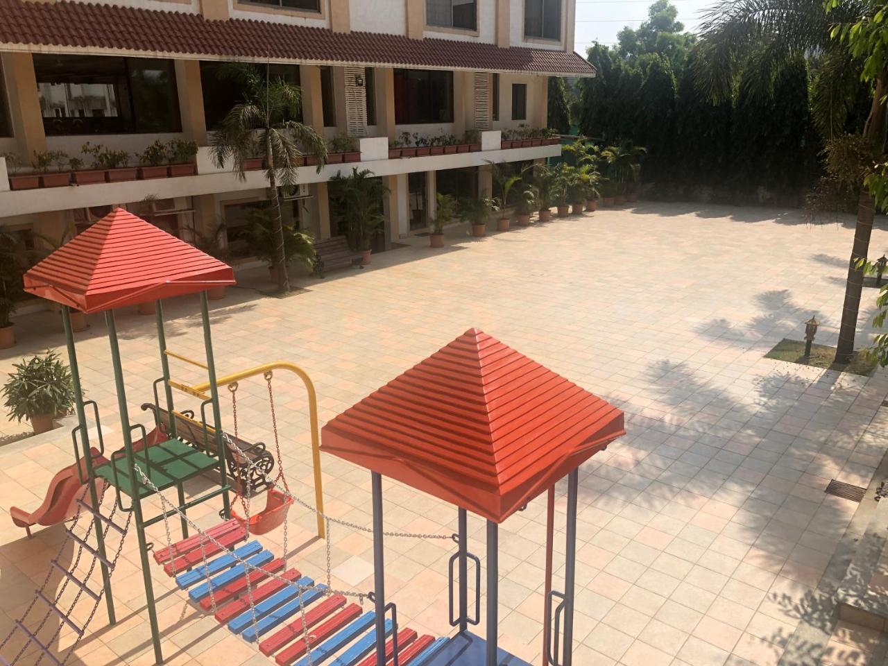 Resort Silver Hills Lonavla Exterior foto